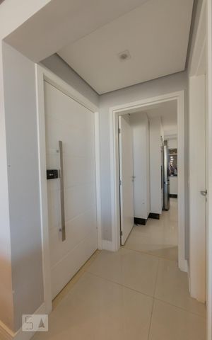 Apartamento à venda com 109m², 3 quartos e 2 vagas Apartamento à venda com 109m², 3 quartos e 2 vagasHall