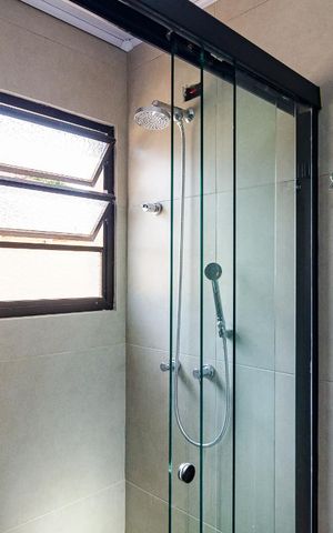 Casa à venda com 132m², 3 quartos e 2 vagas Casa à venda com 132m², 3 quartos e 2 vagasBanheiro da Suíte