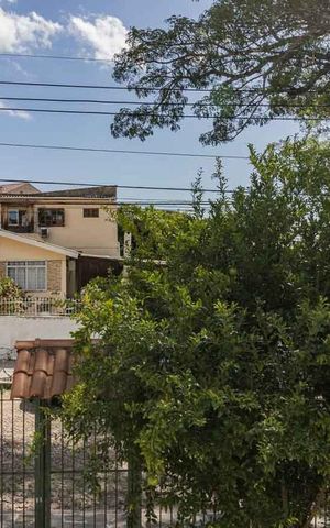 Casa à venda com 246m², 6 quartos e 2 vagas Casa à venda com 246m², 6 quartos e 2 vagasVista do Quarto