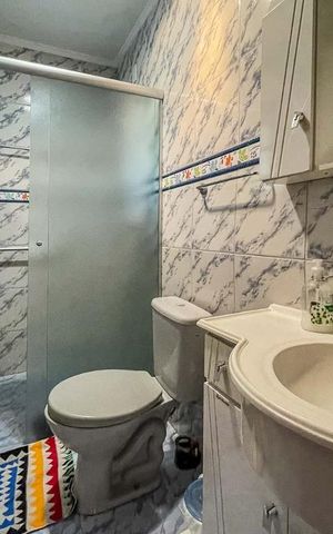 Casa à venda com 246m², 6 quartos e 2 vagas Casa à venda com 246m², 6 quartos e 2 vagasBanheiro Social