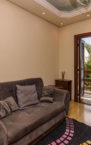 Casa à venda com 246m², 6 quartos e 2 vagas Casa à venda com 246m², 6 quartos e 2 vagasSala2