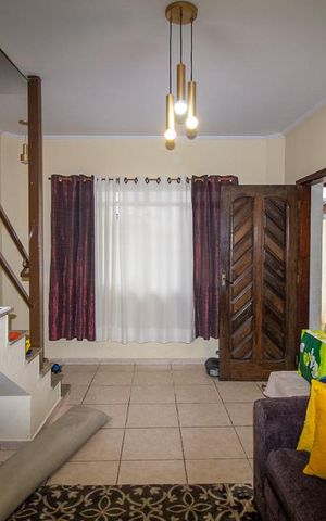 Casa à venda com 160m², 2 quartos e 1 vagaSala