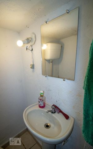 Casa à venda com 160m², 2 quartos e 1 vagaLavabo