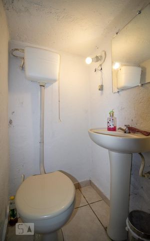 Casa à venda com 160m², 2 quartos e 1 vagaLavabo