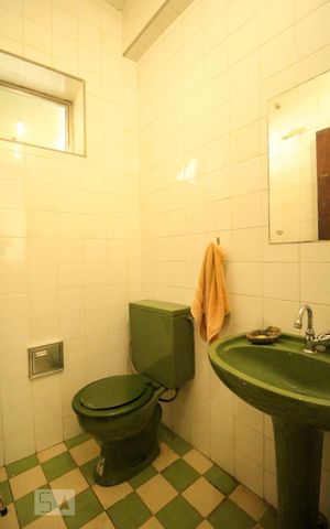 Casa à venda com 261m², 3 quartos e 4 vagasBanheiro da Garagem