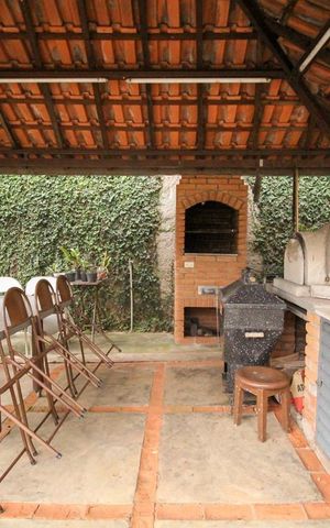 Casa à venda com 261m², 3 quartos e 4 vagasChurrasqueira