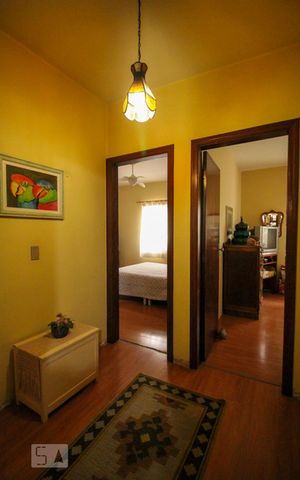 Casa à venda com 261m², 3 quartos e 4 vagasHall entre os Quartos