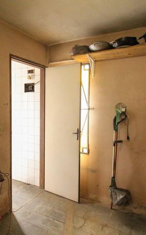 Casa à venda com 261m², 3 quartos e 4 vagasQuarto de Serviço