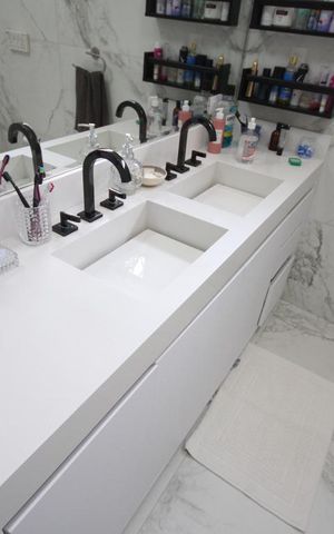 Casa à venda com 350m², 5 quartos e 1 vagaBanheiro