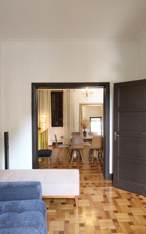 Casa à venda com 350m², 5 quartos e 1 vagaSala