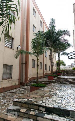 Apartamento para alugar com 57m², 2 quartos e sem vaga Apartamento para alugar com 57m², 2 quartos e sem vagaEntrada
