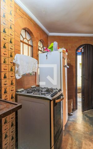 Casa à venda com 180m², 4 quartos e 2 vagas Casa à venda com 180m², 4 quartos e 2 vagasCozinha