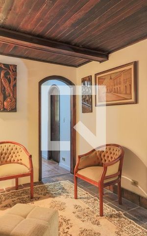 Casa à venda com 180m², 4 quartos e 2 vagasHall Quartos