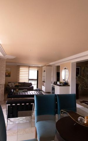 Apartamento à venda com 204m², 4 quartos e 3 vagas Apartamento à venda com 204m², 4 quartos e 3 vagasSala de Jantar
