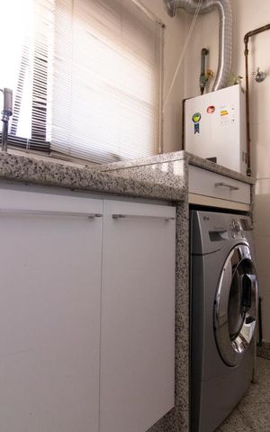 Apartamento à venda com 204m², 4 quartos e 3 vagas Apartamento à venda com 204m², 4 quartos e 3 vagasLavanderia - Armários