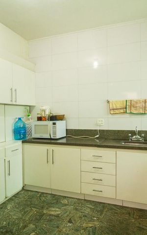 Casa para alugar com 650m², 6 quartos e 10 vagas Casa para alugar com 650m², 6 quartos e 10 vagasCozinha