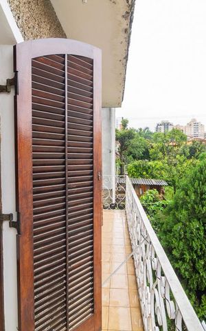 Casa para alugar com 650m², 6 quartos e 10 vagas Casa para alugar com 650m², 6 quartos e 10 vagasVaranda