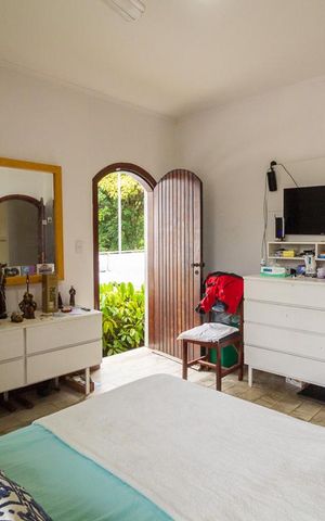 Casa para alugar com 650m², 6 quartos e 10 vagas Casa para alugar com 650m², 6 quartos e 10 vagasSuíte 3