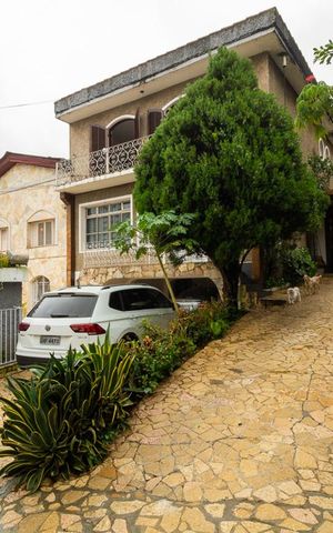Casa para alugar com 650m², 6 quartos e 10 vagas Casa para alugar com 650m², 6 quartos e 10 vagasGaragem