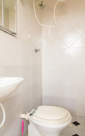 Casa para alugar com 650m², 6 quartos e 10 vagas Casa para alugar com 650m², 6 quartos e 10 vagasBanheiro de Serviço