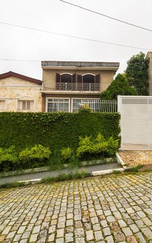 Casa para alugar com 650m², 6 quartos e 10 vagas Casa para alugar com 650m², 6 quartos e 10 vagasFachada