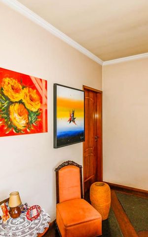 Casa à venda com 215m², 3 quartos e 4 vagas Casa à venda com 215m², 3 quartos e 4 vagasHall Quartos