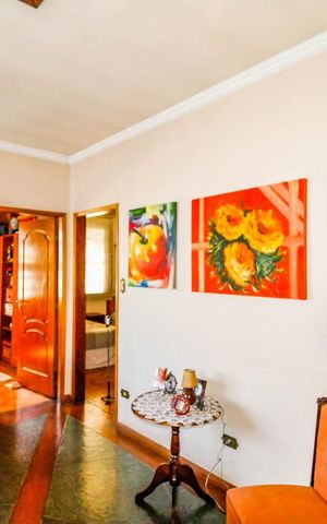 Casa à venda com 215m², 3 quartos e 4 vagas Casa à venda com 215m², 3 quartos e 4 vagasHall Quartos