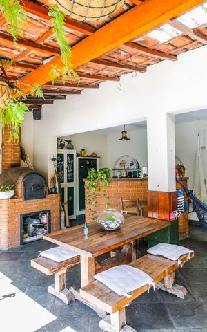 Casa à venda com 215m², 3 quartos e 4 vagas Casa à venda com 215m², 3 quartos e 4 vagasChurrasqueira