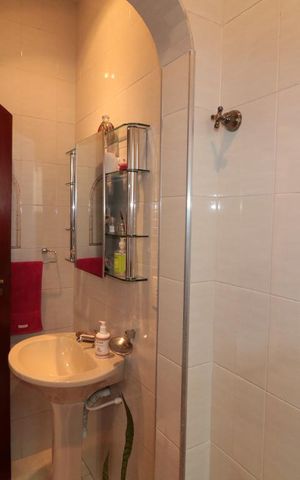 Casa à venda com 240m², 3 quartos e 2 vagasLavabo