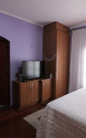 Casa à venda com 240m², 3 quartos e 2 vagasSuite 1
