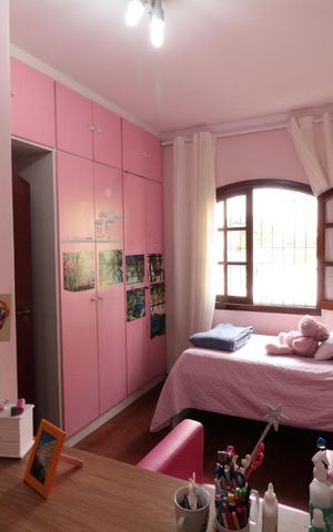 Casa à venda com 240m², 3 quartos e 2 vagasQuarto 2