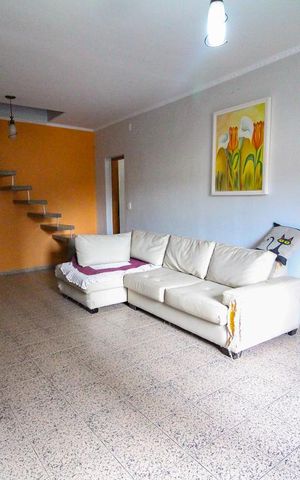 Casa à venda com 150m², 4 quartos e 2 vagassala
