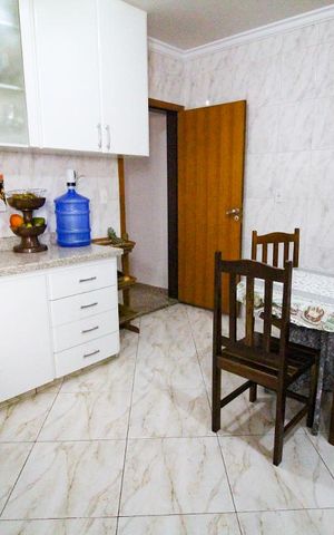 Casa à venda com 150m², 4 quartos e 2 vagascozinha