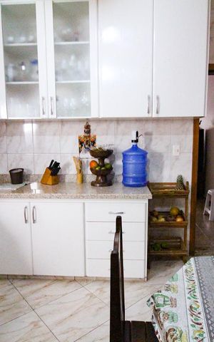 Casa à venda com 150m², 4 quartos e 2 vagascozinha