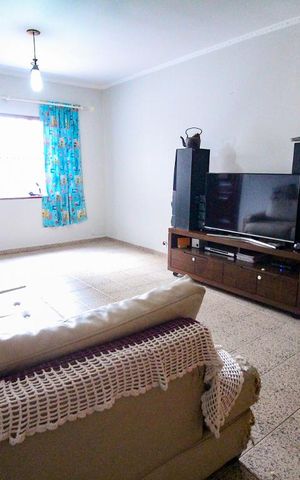 Casa à venda com 150m², 4 quartos e 2 vagassala