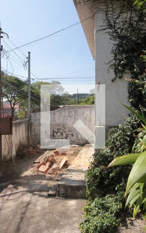 Casa à venda com 303m², 3 quartos e sem vaga Casa à venda com 303m², 3 quartos e sem vagaQuintal da frente