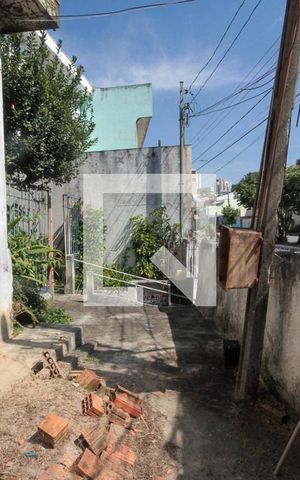 Casa à venda com 303m², 3 quartos e sem vaga Casa à venda com 303m², 3 quartos e sem vagaQuintal da frente