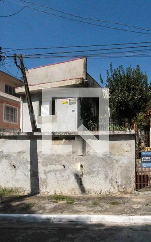 Casa à venda com 303m², 3 quartos e sem vaga Casa à venda com 303m², 3 quartos e sem vagafachada