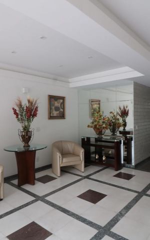 Apartamento à venda com 185m², 4 quartos e 3 vagasHall social