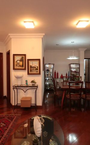 Apartamento à venda com 185m², 4 quartos e 3 vagasSala