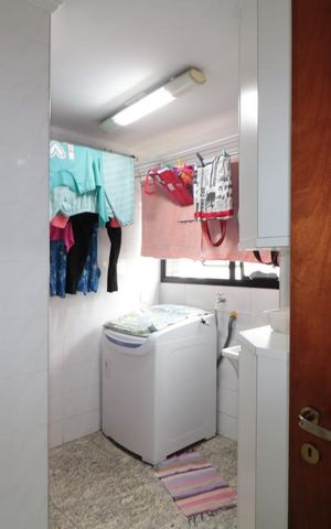 Apartamento à venda com 185m², 4 quartos e 3 vagasArea de serviço