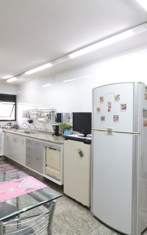 Apartamento à venda com 185m², 4 quartos e 3 vagasCozinha