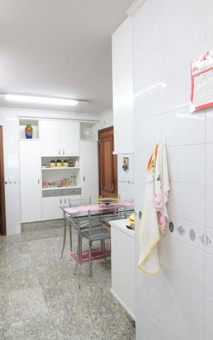 Apartamento à venda com 185m², 4 quartos e 3 vagasCozinha