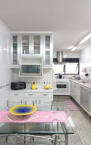 Apartamento à venda com 185m², 4 quartos e 3 vagasCozinha