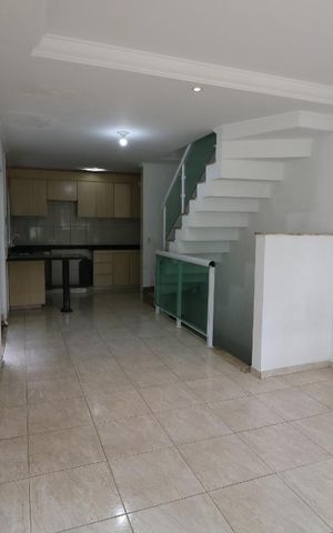 Casa à venda com 160m², 2 quartos e 3 vagasSala