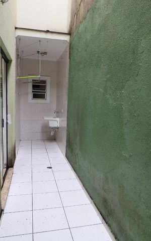 Casa à venda com 160m², 2 quartos e 3 vagasDetalhe da area de serviço