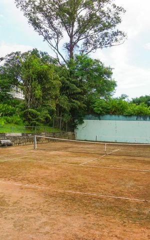 Casa de condomínio à venda com 366m², 5 quartos e 4 vagas Casa de condomínio à venda com 366m², 5 quartos e 4 vagasÁrea comum - Quadra Tênis