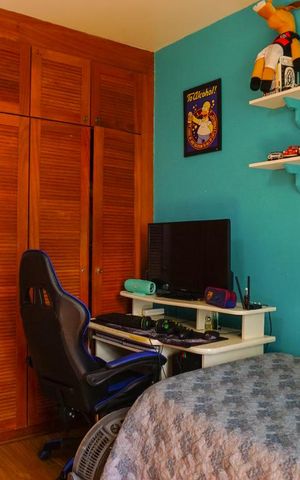 Casa de condomínio à venda com 366m², 5 quartos e 4 vagas Casa de condomínio à venda com 366m², 5 quartos e 4 vagasQuarto 2