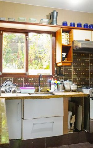 Casa de condomínio à venda com 366m², 5 quartos e 4 vagas Casa de condomínio à venda com 366m², 5 quartos e 4 vagasCozinha