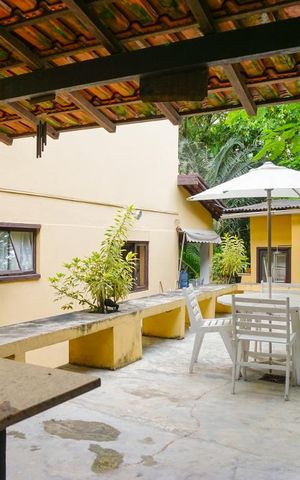Casa de condomínio à venda com 366m², 5 quartos e 4 vagas Casa de condomínio à venda com 366m², 5 quartos e 4 vagasÁrea Externa
